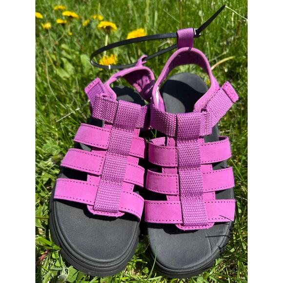 NEW Girls UGG Ashton Sandals, Size 1 - Picture 3 of 5